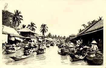 Floating Market scene